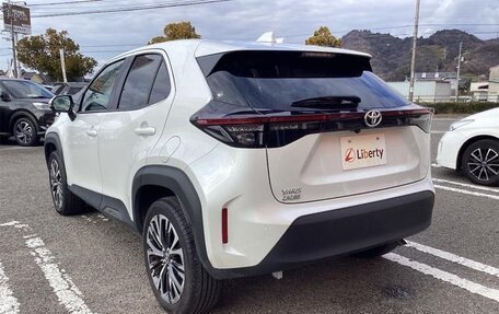Toyota Yaris Cross, 2022 год, 1 420 000 рублей, 6 фотография