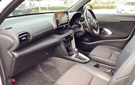 Toyota Yaris Cross, 2022 год, 1 420 000 рублей, 12 фотография