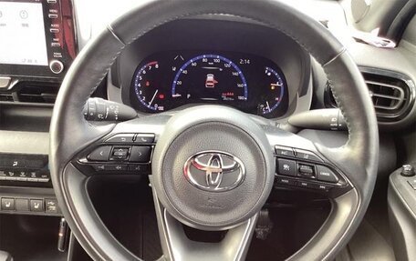 Toyota Yaris Cross, 2022 год, 1 420 000 рублей, 10 фотография