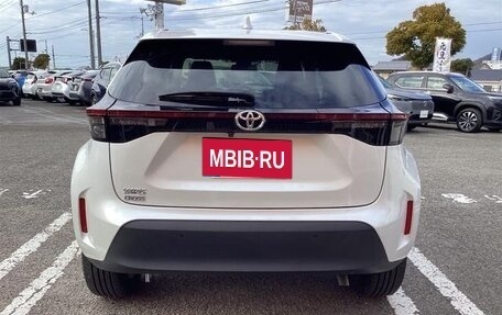 Toyota Yaris Cross, 2022 год, 1 420 000 рублей, 5 фотография