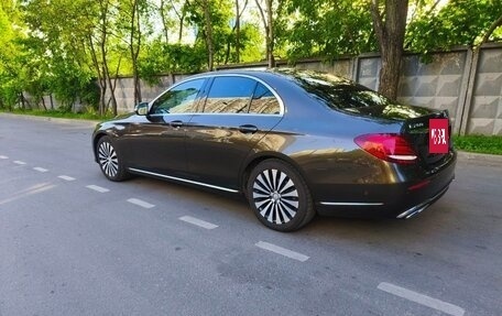Mercedes-Benz E-Класс, 2016 год, 3 500 000 рублей, 4 фотография