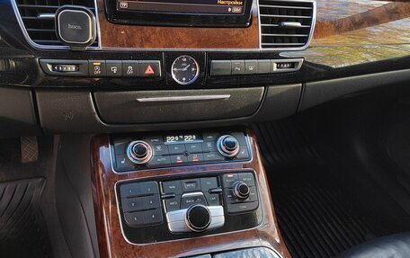 Audi A8, 2011 год, 1 350 000 рублей, 13 фотография