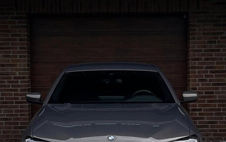 BMW 5 серия, 2022 год, 4 890 000 рублей, 2 фотография