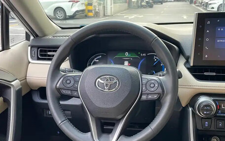 Toyota RAV4, 2022 год, 3 356 000 рублей, 10 фотография