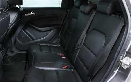 Mercedes-Benz B-Класс, 2015 год, 1 630 000 рублей, 10 фотография
