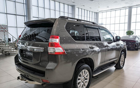 Toyota Land Cruiser Prado 150 рестайлинг 2, 2016 год, 4 250 000 рублей, 5 фотография