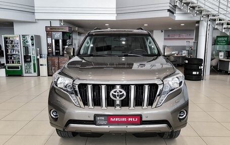 Toyota Land Cruiser Prado 150 рестайлинг 2, 2016 год, 4 250 000 рублей, 2 фотография