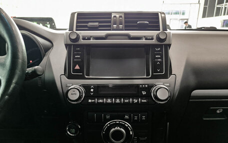 Toyota Land Cruiser Prado 150 рестайлинг 2, 2016 год, 4 250 000 рублей, 15 фотография