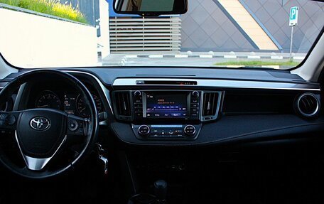 Toyota RAV4, 2017 год, 2 387 000 рублей, 10 фотография