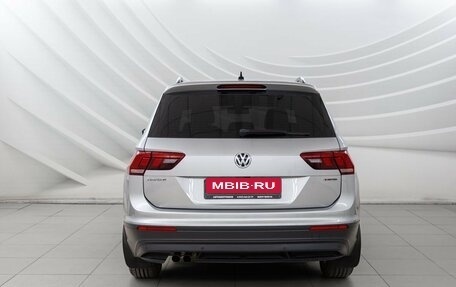 Volkswagen Tiguan II, 2019 год, 2 558 000 рублей, 5 фотография