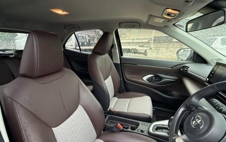 Toyota Yaris Cross, 2021 год, 1 400 000 рублей, 15 фотография