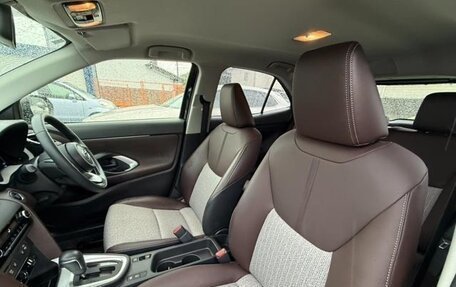 Toyota Yaris Cross, 2021 год, 1 400 000 рублей, 17 фотография