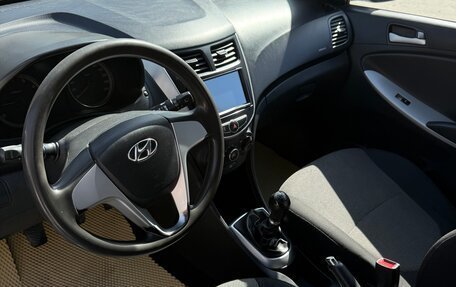 Hyundai Solaris II рестайлинг, 2013 год, 699 000 рублей, 12 фотография
