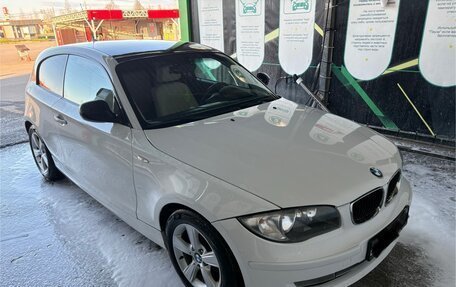 BMW 1 серия, 2010 год, 750 000 рублей, 2 фотография