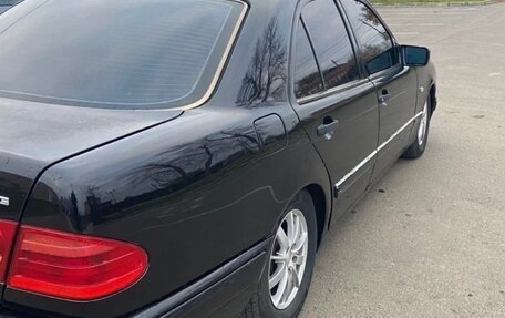 Mercedes-Benz E-Класс, 1995 год, 300 000 рублей, 7 фотография