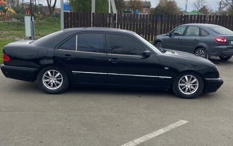 Mercedes-Benz E-Класс, 1995 год, 300 000 рублей, 6 фотография