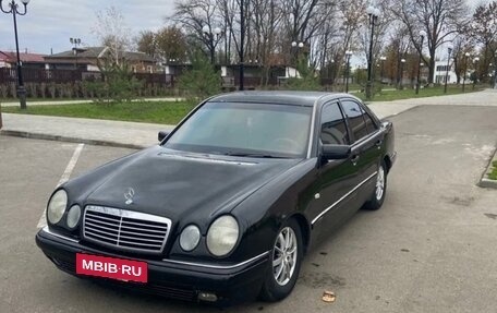 Mercedes-Benz E-Класс, 1995 год, 300 000 рублей, 2 фотография