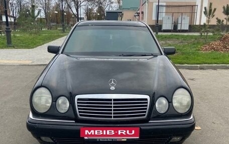 Mercedes-Benz E-Класс, 1995 год, 300 000 рублей, 4 фотография