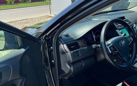 Toyota Camry, 2017 год, 2 200 000 рублей, 11 фотография