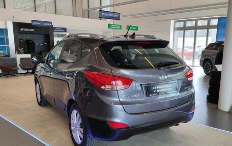 Hyundai Tucson III, 2010 год, 1 095 000 рублей, 3 фотография