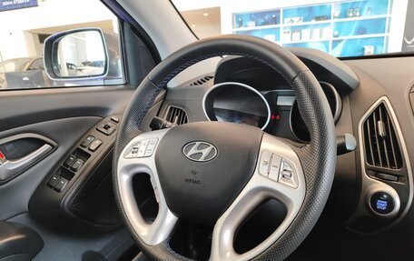 Hyundai Tucson III, 2010 год, 1 095 000 рублей, 15 фотография
