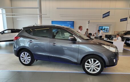 Hyundai Tucson III, 2010 год, 1 095 000 рублей, 6 фотография