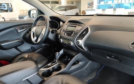 Hyundai Tucson III, 2010 год, 1 095 000 рублей, 16 фотография
