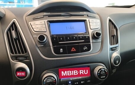 Hyundai Tucson III, 2010 год, 1 095 000 рублей, 13 фотография