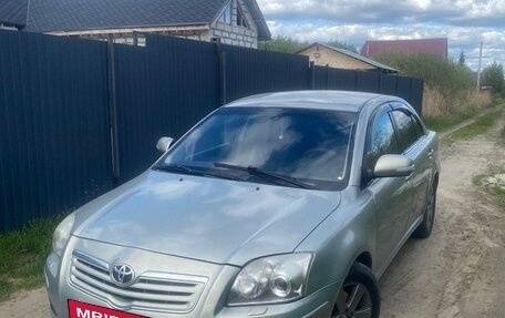 Toyota Avensis III рестайлинг, 2004 год, 620 000 рублей, 4 фотография