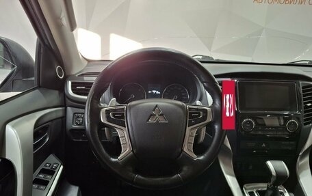 Mitsubishi Pajero Sport III рестайлинг, 2017 год, 3 150 000 рублей, 10 фотография
