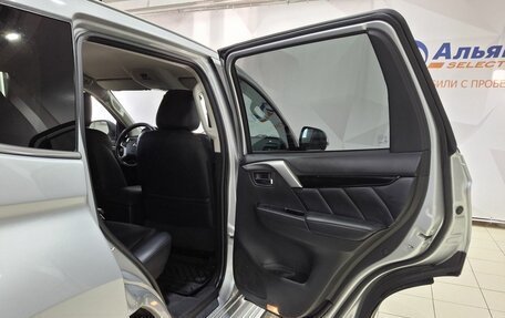Mitsubishi Pajero Sport III рестайлинг, 2017 год, 3 150 000 рублей, 26 фотография
