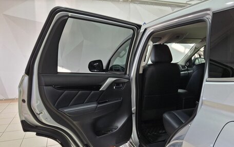 Mitsubishi Pajero Sport III рестайлинг, 2017 год, 3 150 000 рублей, 24 фотография