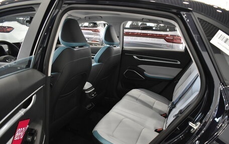 Geely Emgrand, 2024 год, 2 099 990 рублей, 11 фотография