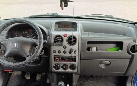 Peugeot Partner II рестайлинг 2, 2010 год, 600 000 рублей, 2 фотография