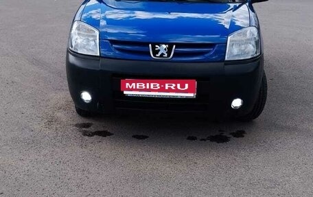 Peugeot Partner II рестайлинг 2, 2010 год, 600 000 рублей, 11 фотография