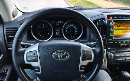 Toyota Land Cruiser 200, 2011 год, 3 000 000 рублей, 30 фотография