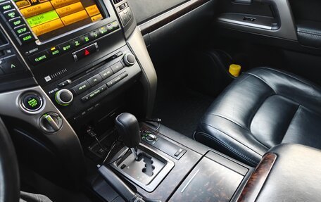 Toyota Land Cruiser 200, 2011 год, 3 000 000 рублей, 26 фотография