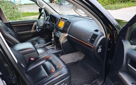 Toyota Land Cruiser 200, 2011 год, 3 000 000 рублей, 29 фотография