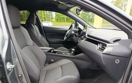 Toyota C-HR I рестайлинг, 2022 год, 3 157 900 рублей, 11 фотография