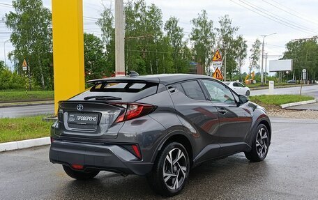 Toyota C-HR I рестайлинг, 2022 год, 3 157 900 рублей, 5 фотография