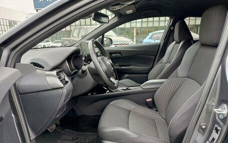 Toyota C-HR I рестайлинг, 2022 год, 3 157 900 рублей, 16 фотография