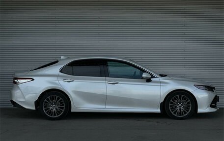 Toyota Camry, 2019 год, 2 800 000 рублей, 4 фотография