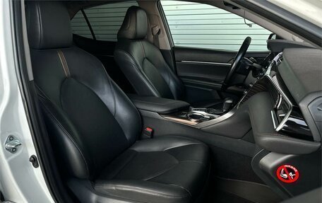 Toyota Camry, 2019 год, 2 800 000 рублей, 12 фотография