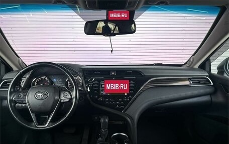 Toyota Camry, 2019 год, 2 800 000 рублей, 16 фотография