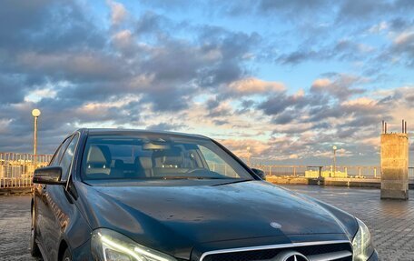 Mercedes-Benz E-Класс, 2013 год, 2 080 000 рублей, 3 фотография