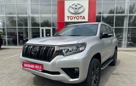 Toyota Land Cruiser Prado 150 рестайлинг 2, 2020 год, 6 400 000 рублей, 3 фотография