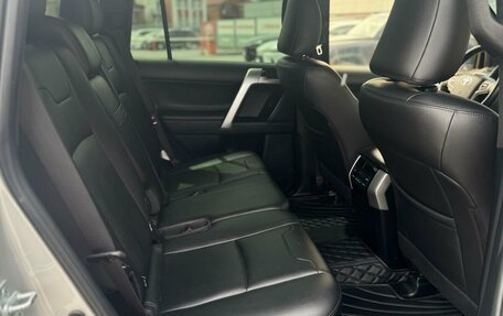 Toyota Land Cruiser Prado 150 рестайлинг 2, 2020 год, 6 400 000 рублей, 25 фотография