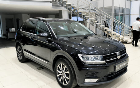 Volkswagen Tiguan II, 2017 год, 2 050 000 рублей, 3 фотография