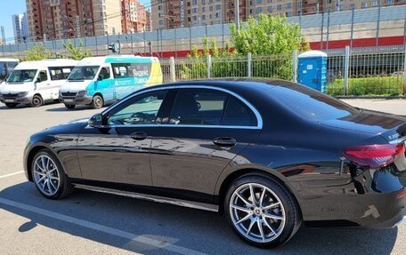 Mercedes-Benz E-Класс, 2022 год, 5 950 000 рублей, 5 фотография