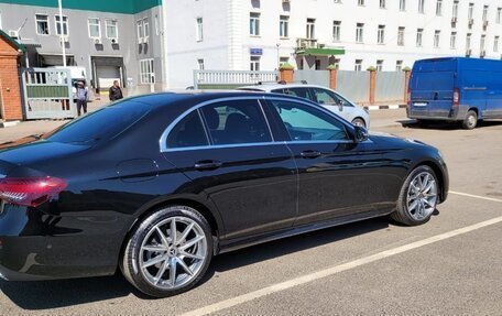 Mercedes-Benz E-Класс, 2022 год, 5 950 000 рублей, 6 фотография